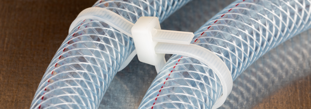 Seeing Double. The double-lock mechanism can tie up two products at the same time, resulting in better tensile strength. No need for multiple cable ties when dealing with parallel cable management.