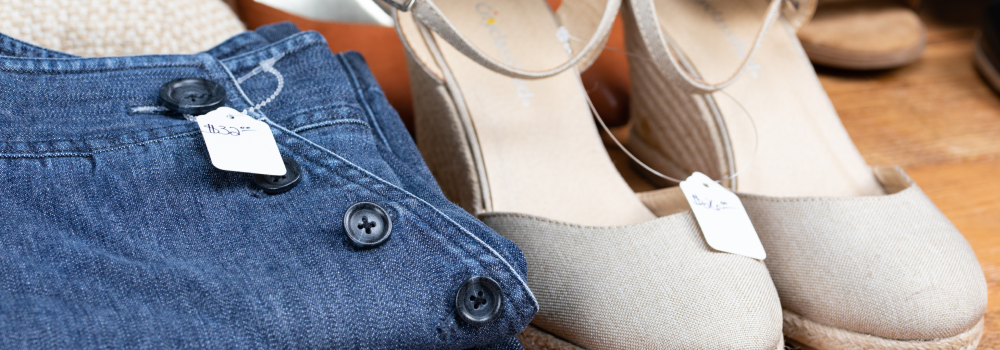 A Retail Specialty. Loop locks are a great way to attach price tags to merchandise, secure zippers, seal open bags, and connect items together.