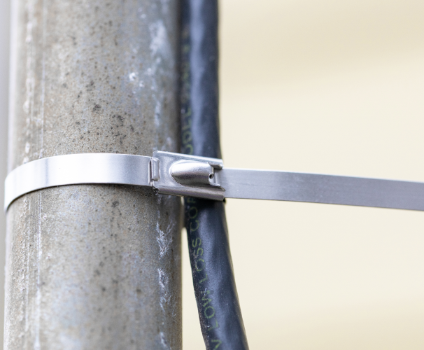 Stainless steel cable ties are available in a range of lengths and pack sizes, and can be used in a variety of settings, including outdoor, industrial, and marine environments. They are a versatile and reliable tool for securing wires and other objects in a wide range of settings that are exposed to high temperatures, chemicals, saltwater, and other corrosive elements.
